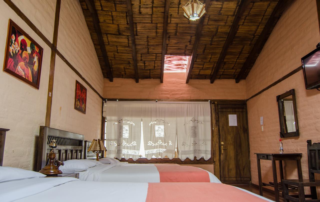 Hotel Bambu Riobamba Eksteriør billede