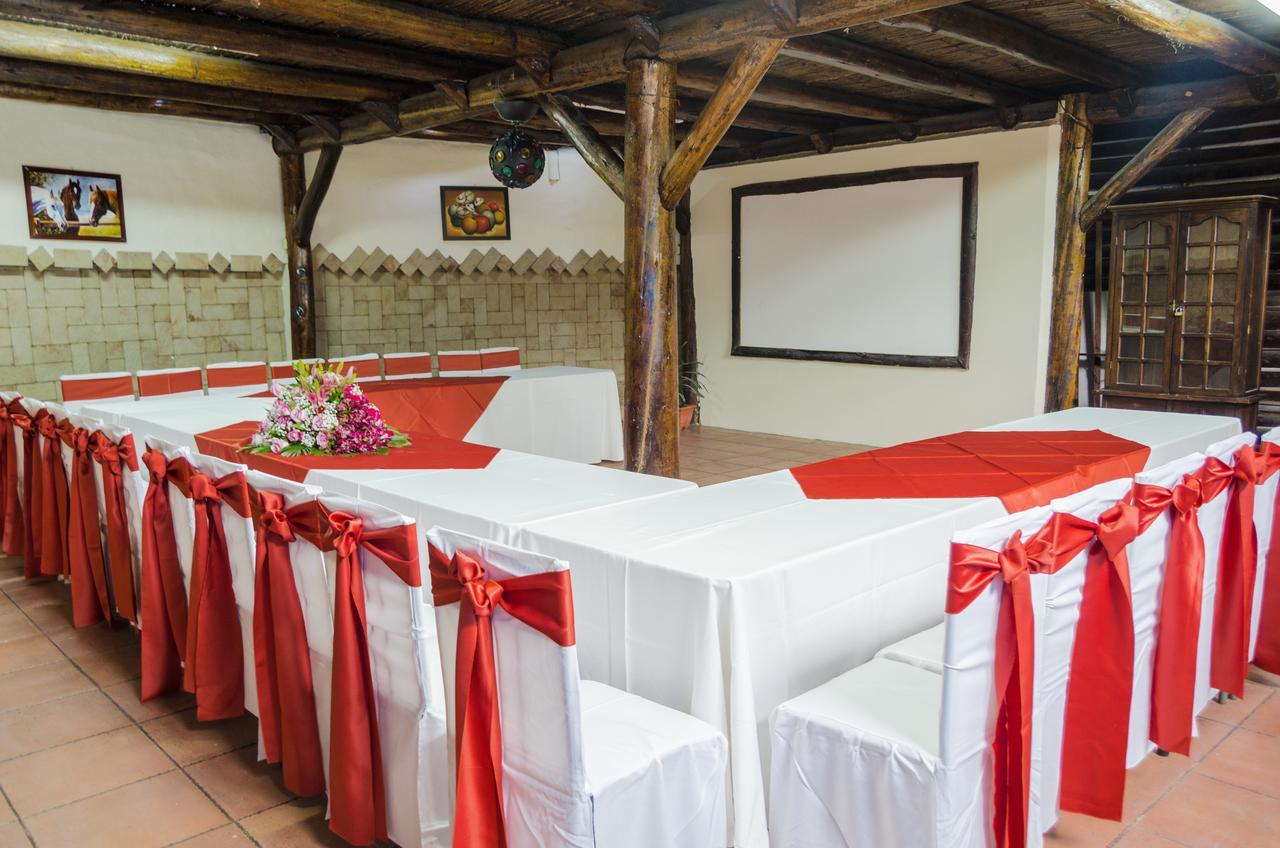 Hotel Bambu Riobamba Eksteriør billede