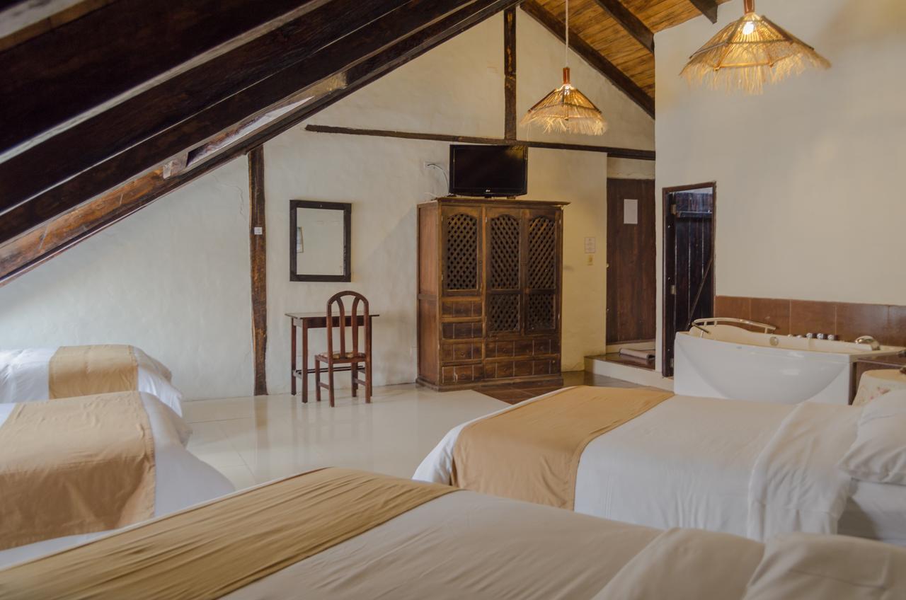 Hotel Bambu Riobamba Eksteriør billede