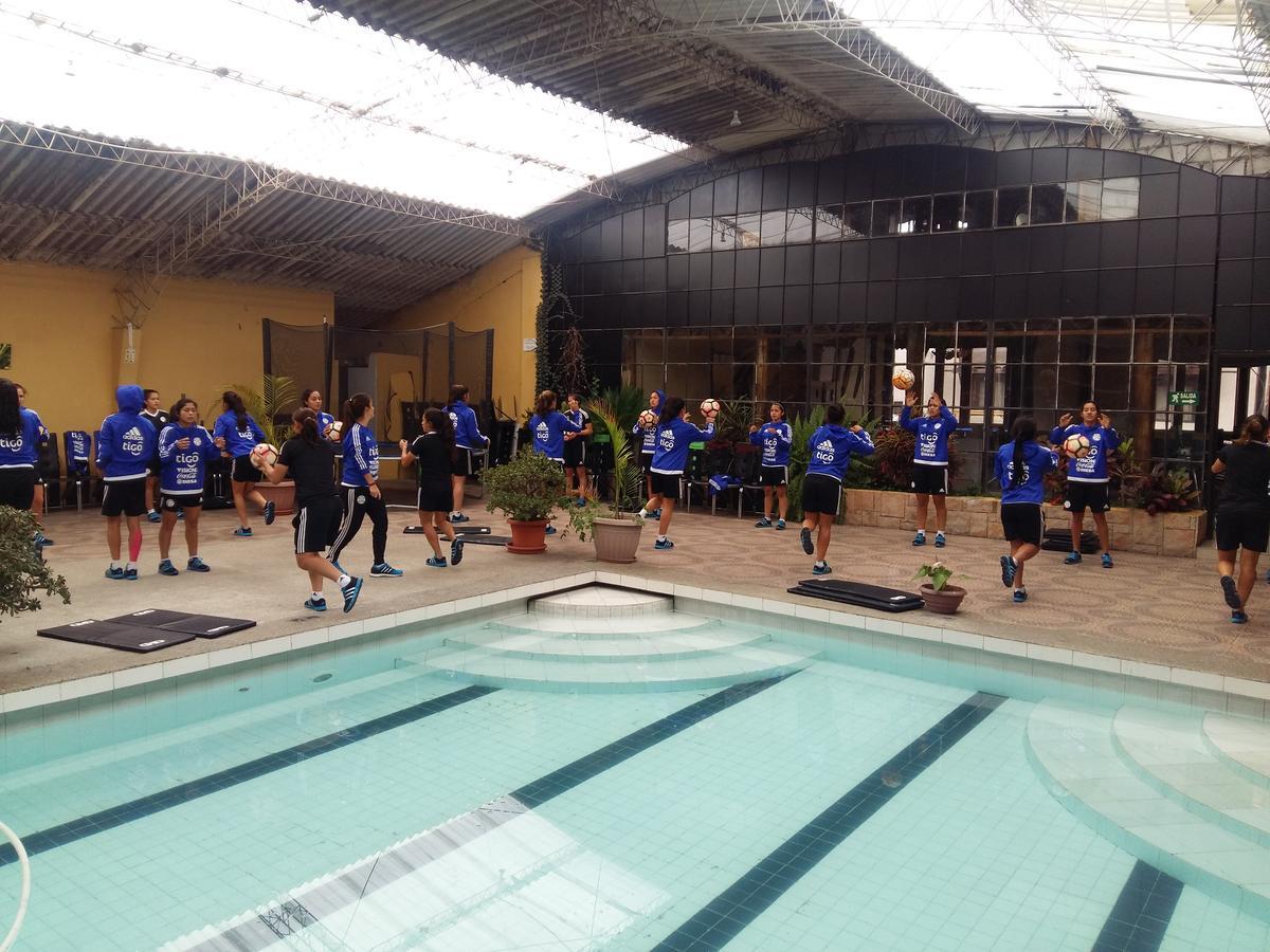 Hotel Bambu Riobamba Eksteriør billede